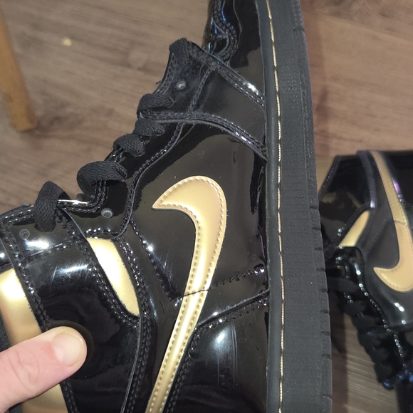 Nike Black Athletic Shoes - Picture 8 of 12